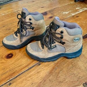Vasque Gore-Tex Women’s Hiking/Backpacking Boots